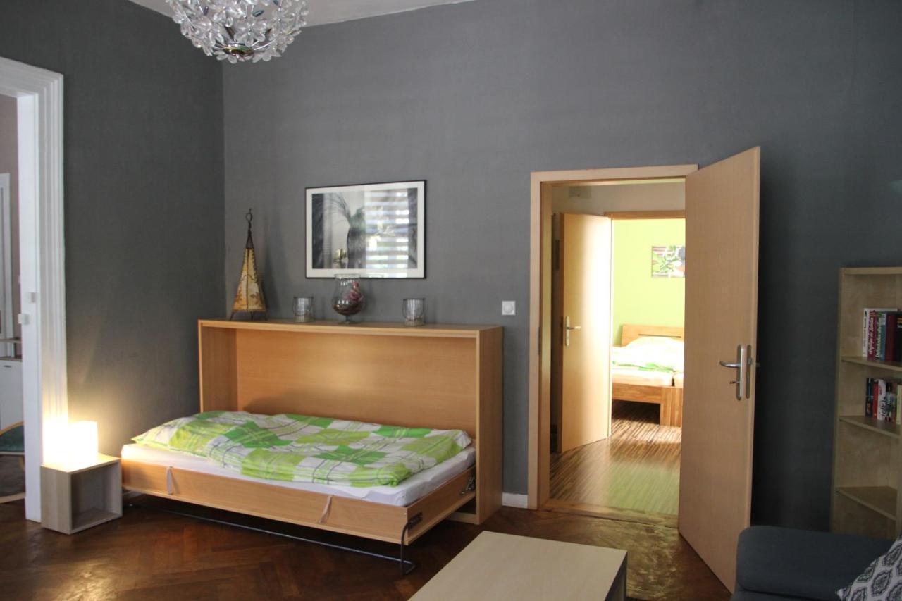 Ferienwohnung Zum Eifgental ヴェルメルスキルヒェ エクステリア 写真