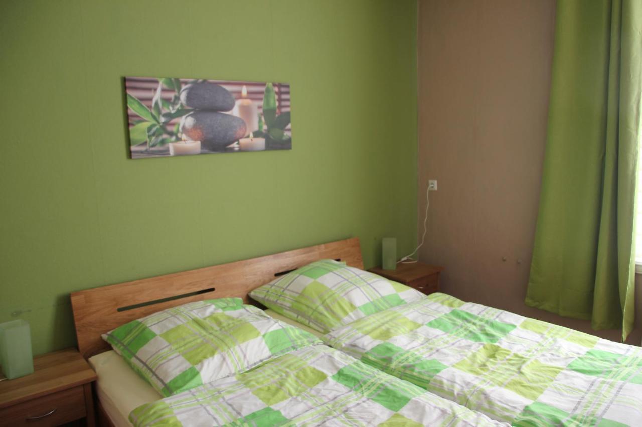 Ferienwohnung Zum Eifgental ヴェルメルスキルヒェ エクステリア 写真